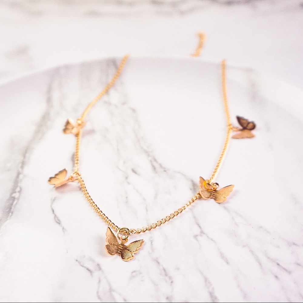 ⚜️[𝟯/$𝟭𝟴]⚜️5 Butterfly Charms Gold Choker NEW - Picture 6 of 11